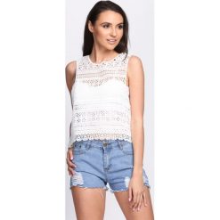 Biały Top All That She Wants. Białe bluzki damskie Born2be, s, bez wzorów, z okrągłym kołnierzem. Za 39,99 zł.