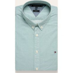 Tommy Hilfiger - Koszula. Zielone koszule męskie TOMMY HILFIGER, xl, bez wzorów, z bawełny, button down, z długim rękawem. W wyprzedaży za 279,90 zł.