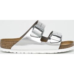 Birkenstock - Klapki Arizona. Szare klapki damskie Birkenstock, bez wzorów, ze skóry, bez obcasa, na obcasie. Za 369,90 zł.