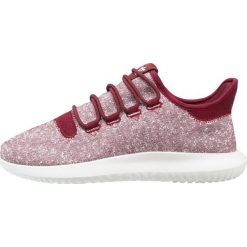 Adidas Originals TUBULAR SHADOW Tenisówki i Trampki collegiate birgundy/crystal white. Czerwone tenisówki męskie adidas Originals, z materiału. W wyprzedaży za 347,65 zł.