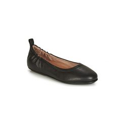 Baleriny FitFlop Allegro. Czarne baleriny damskie FitFlop, bez wzorów, bez obcasa. W wyprzedaży za 351,20 zł.