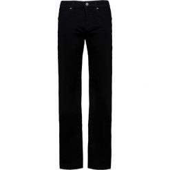 Dżinsy w kolorze czarnym. Czarne jeansy damskie Pepe Jeans, Mexx, Pierre Cardin. W wyprzedaży za 219,95 zł.