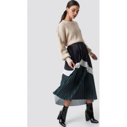 NA-KD Trend Kolorowa spódnica midi - Black,Green,Multicolor. Czarne spódniczki damskie NA-KD Trend, bez wzorów, midi, plisowane. Za 121,95 zł.