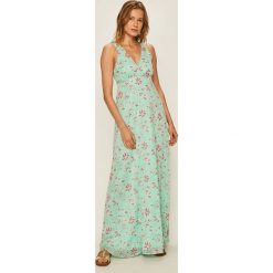 Pepe Jeans - Sukienka Rosana. Sukienki damskie Pepe Jeans, na co dzień, s, w kwiaty, z poliesteru, casualowe, bez kołnierzyka, bez rękawów, maxi, rozkloszowane. W wyprzedaży za 249,90 zł.