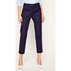 Chinosy Weekend Max Mara Legenda 51310107. Niebieskie spodnie damskie Weekend Max Mara, bez wzorów, z elastanu. W wyprzedaży za 519,00 zł.