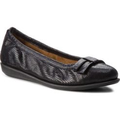 Baleriny CAPRICE - 9-22117-21 Ocean Reptile 806. Niebieskie baleriny damskie Caprice, bez wzorów, ze skóry, klasyczne, bez obcasa. W wyprzedaży za 189,00 zł.