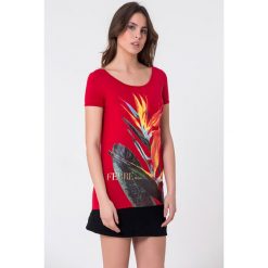 T-shirty damskie: T-shirt w kolorze czerwonym
