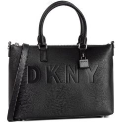 Torebka DKNY - Commuter Tz Satchel R84DA892 Black/Silver BSV. Czarne torebki klasyczne damskie DKNY, bez wzorów, ze skóry, eleganckie, bez dodatków. W wyprzedaży za 839,00 zł.