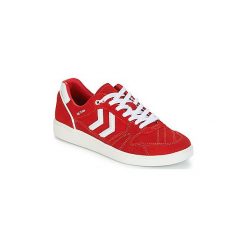 Buty Hummel HB TEAM SUEDE. Czerwone trampki i tenisówki damskie Hummel, bez wzorów, bez zapięcia. Za 279,30 zł.