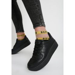 Czarne Creepersy Ayala. Czarne buty sportowe damskie Renee, sportowe, na sznurówki. Za 89,99 zł.