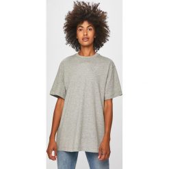 Nike Sportswear - T-shirt. Szare topy damskie Nike Sportswear, s, bez wzorów, z bawełny, z okrągłym kołnierzem. Za 79,90 zł.