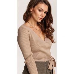 Beżowy Sweter Carillenne. Brązowe swetry damskie Renee, s, bez wzorów, casualowe, bez rękawów, bez kaptura. Za 99,99 zł.