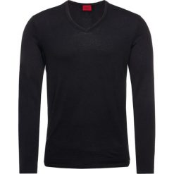Sweter Hugo San Vitalo 50379556. Czarne swetry męskie HUGO, s, bez wzorów, z jedwabiu, klasyczne, z klasycznym kołnierzykiem, bez kaptura. W wyprzedaży za 219,00 zł.
