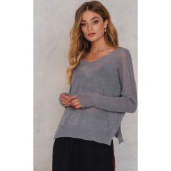 Swetry klasyczne damskie: Rut&Circle Sweter z dekoltem V Mandala – Grey