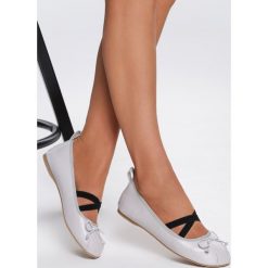 Szare Balerinki Vagary. Szare baleriny damskie Renee, bez wzorów, bez obcasa. W wyprzedaży za 34,99 zł.