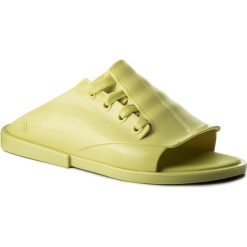 Klapki MELISSA - Ulitsa Ad 32237 Yellow 01487. Żółte klapki damskie Melissa, bez wzorów, z tworzywa sztucznego, bez obcasa. W wyprzedaży za 189,00 zł.