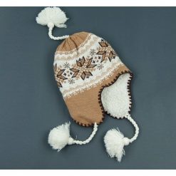 Czapka damska Uszatka regionalna brązowo-biała r. 56-58. Białe czapki zimowe damskie Art of Polo. Za 36,52 zł.