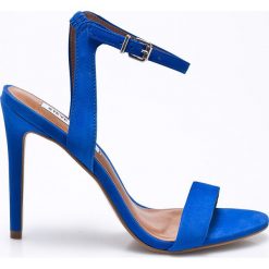 Steve Madden - Sandały Landen. Białe sandały damskie marki Steve Madden, z materiału, na obcasie. W wyprzedaży za 299,90 zł.