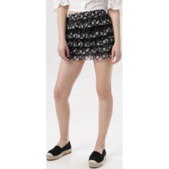 Czarna Spódnica Nileen. Czarne spódniczki damskie Born2be, xl, bez wzorów, mini. W wyprzedaży za 39,99 zł.