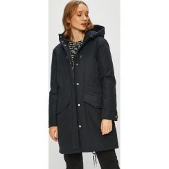 Wrangler - Kurtka. Niebieskie kurtki damskie marki Wrangler, s, z bawełny, z kapturem. W wyprzedaży za 459,90 zł.