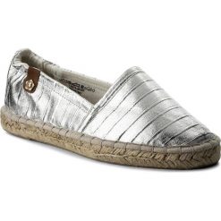 Espadryle TAMARIS - 1-24610-20 Silver Struct. 927. Szare espadryle damskie Tamaris, bez wzorów, z tworzywa sztucznego, bez obcasa, na płaskiej podeszwie. W wyprzedaży za 99,00 zł.