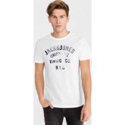 Jack & Jones Seth Koszulka Biały. Białe podkoszulki męskie Jack & Jones, s, z nadrukiem, z bawełny, bez kołnierzyka, z krótkim rękawem, krótkie. Za 78,95 zł.
