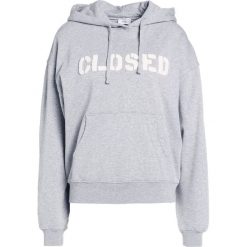 CLOSED Bluza z kapturem grey melange. Szare swetry damskie CLOSED, l, bez wzorów, z bawełny, bez rękawów, z kapturem. W wyprzedaży za 441,75 zł.