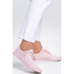 Różowe Tenisówki Tip It Back. Różowe trampki i tenisówki damskie Renee, na sznurówki. Za 49,99 zł.