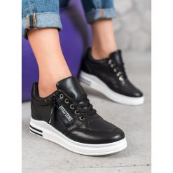 Czarne sneakersy evolutions. Czarne sneakersy damskie WEIDE, ze skóry ekologicznej. Za 107,90 zł.