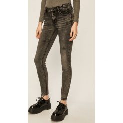 Vero Moda - Jeansy. Szare jeansy damskie Vero Moda, s, bez wzorów, z elastanu, z obniżonym stanem. W wyprzedaży za 129,90 zł.