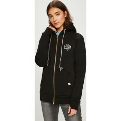 Femi Stories - Bluza Gang. Czarne bluzy damskie z kieszeniami marki Femi Stories, s, z nadrukiem, z elastanu, z kapturem. W wyprzedaży za 219,90 zł.