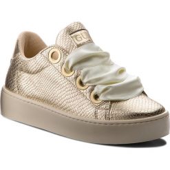 Sneakersy GUESS - FLURN3 PEL12 PLATI. Żółte półbuty damskie marki Guess, ze skóry ekologicznej. W wyprzedaży za 329,00 zł.