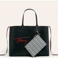 Tommy Hilfiger - Torebka. Niebieskie torby damskie na zakupy TOMMY HILFIGER, w paski, ze skóry ekologicznej, na ramię, duże, z nadrukiem, bez dodatków. Za 579,90 zł.