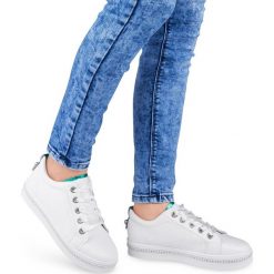 Buty sportowe damskie N/M CC-2 Biało - Zielone. Zielone buty sportowe damskie N/M, z aplikacjami, z tworzywa sztucznego, eleganckie, trekkingowe. Za 59,00 zł.