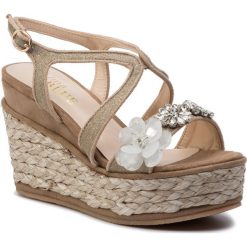 Espadryle ALMA EN PENA - V19BL103 Glitter Champange. Żółte espadryle damskie Alma en Pena, bez wzorów, ze skóry ekologicznej, bez obcasa, na obcasie. W wyprzedaży za 219,00 zł.
