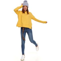 Bluza nierozpinana damska gładka, z nadrukiem. Żółte bluzy damskie Top Secret, na jesień, z nadrukiem, z długim rękawem, długie, bez kaptura. Za 129,99 zł.