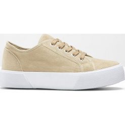 Sneakersy sztruksowe bonprix beżowy. Brązowe sneakersy damskie bonprix, ze sztruksu. Za 37,99 zł.