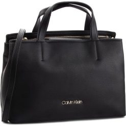 Torebki klasyczne damskie: Torebka CALVIN KLEIN - Drive Tote K60K604461 001