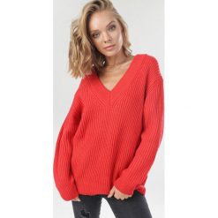 Czerwony Sweter Patris. Czerwone swetry damskie Born2be, s, bez wzorów, bez rękawów, bez kaptura. Za 129,99 zł.