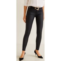 Mango - Jeansy push-up Kim. Czarne jeansy damskie skinny marki Mango, z elastanu, z obniżonym stanem. Za 119,90 zł.