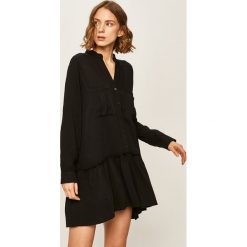 Answear - Sukienka. Czarne sukienki damskie ANSWEAR, na co dzień, s, bez wzorów, z wiskozy, casualowe, ze stójką, z długim rękawem, długie, mini, proste. W wyprzedaży za 99,90 zł.