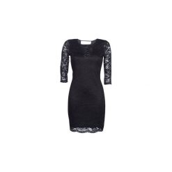 Sukienki krótkie Vero Moda VMSANDRA. Czarne sukienki damskie Vero Moda, s, bez wzorów, bez kołnierzyka, z krótkim rękawem, krótkie, mini. Za 143,20 zł.