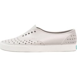 Native MILLER Półbuty wsuwane pigeon grey/shell white. Szare półbuty damskie marki Native, z tworzywa sztucznego, na niskim obcasie. Za 209,00 zł.