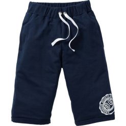 Bermudy dresowe bonprix ciemnoniebieski. Niebieskie dresy chłopięce marki bonprix, z dresówki. Za 37,99 zł.