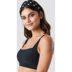 NA-KD Swimwear Square Neck Bandeau Top - Black. Czarne topy damskie NA-KD Swimwear, bez wzorów, bez kołnierzyka. Za 60,95 zł.