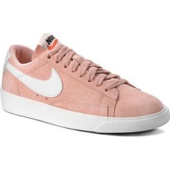 Buty NIKE - Blazer Low Sd AA3962 605 Coral Stardust/Sail/Sail. Różowe półbuty damskie Nike, na co dzień, bez wzorów, ze skóry, bez obcasa, na płaskiej podeszwie, bez zapięcia. W wyprzedaży za 269,00 zł.