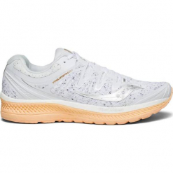 Buty sportowe w kolorze białym. Białe buty sportowe damskie Saucony, z materiału. W wyprzedaży za 363,95 zł.