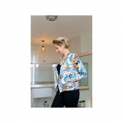 Damska bluza bomberka, bluza dzianinowa w kwiaty i liście, kolorowa bluza. Szare bluzy damskie marki ekoszale, xl, w kwiaty, z dzianiny. Za 156,40 zł.