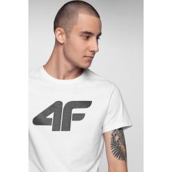 T-shirt męski TSM303 - biały. Białe t-shirty męskie xxl, bez wzorów, bez kołnierzyka. Za 49,99 zł.