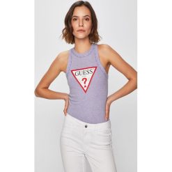 Guess Jeans - Top W92P37.K8HT0. Bluzki damskie Guess Jeans, s, z nadrukiem, z bawełny, z okrągłym kołnierzem. W wyprzedaży za 89,90 zł.
